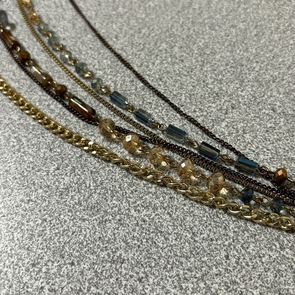 Multi coloured beaded layered necklace - Picture 5 of 8